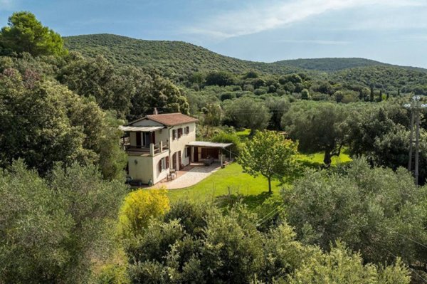 casa indipendente in vendita ad Orbetello in zona Giannella