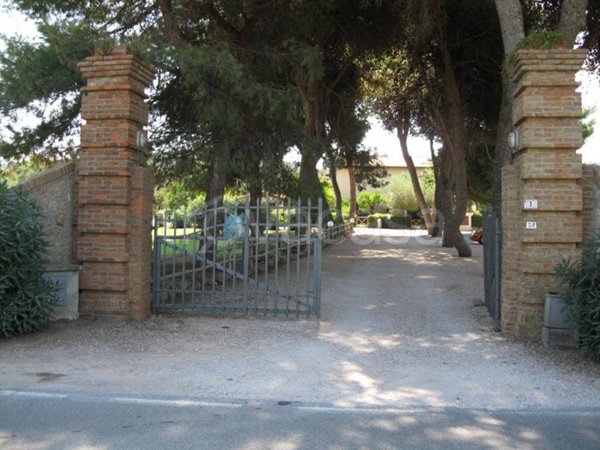appartamento in vendita ad Orbetello in zona Ansedonia