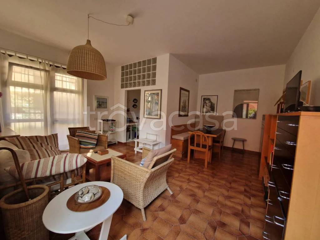 appartamento in vendita ad Orbetello in zona Albinia