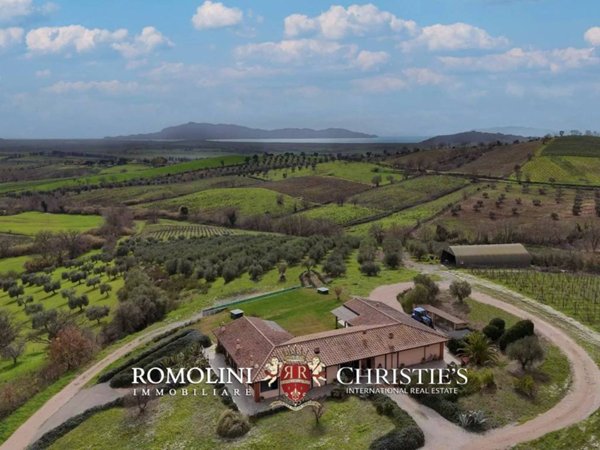 casa indipendente in vendita ad Orbetello in zona Talamone
