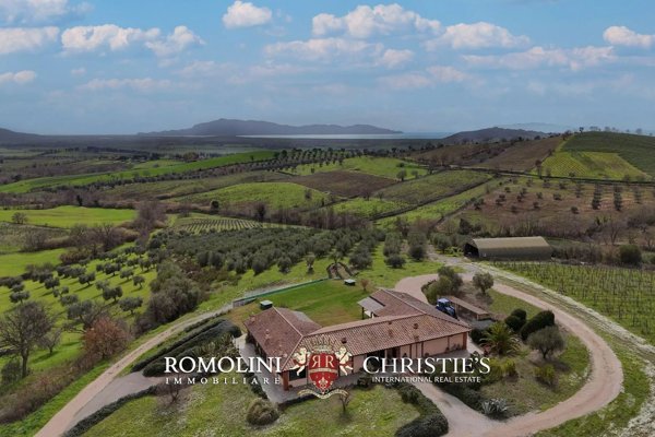 casa indipendente in vendita ad Orbetello in zona Talamone