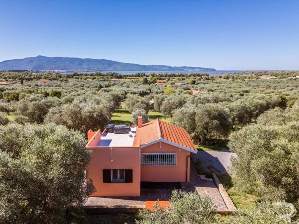 casa indipendente in vendita ad Orbetello
