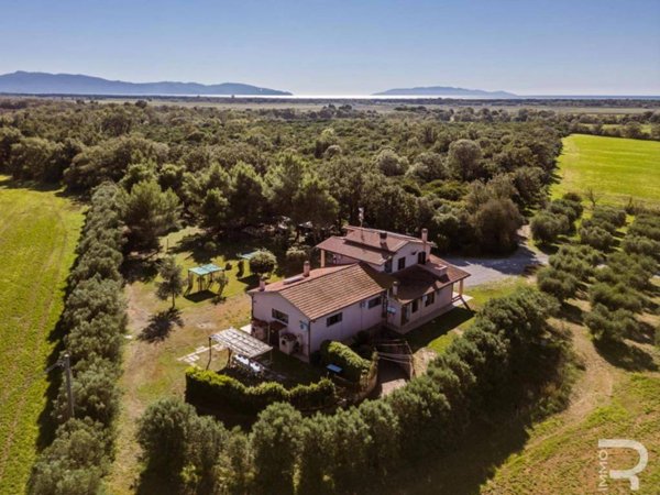 casa indipendente in vendita ad Orbetello