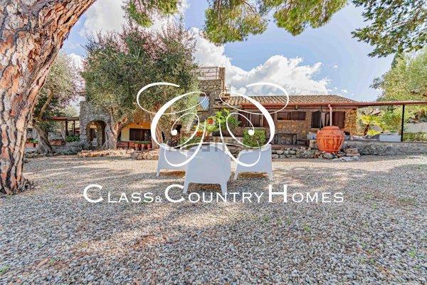 casa indipendente in vendita ad Orbetello in zona Ansedonia