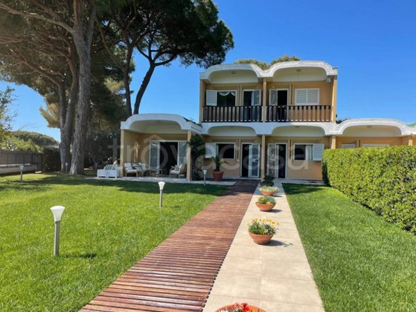 casa indipendente in vendita ad Orbetello in zona Giannella