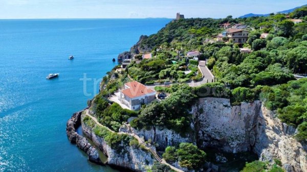 casa indipendente in vendita ad Orbetello in zona Ansedonia