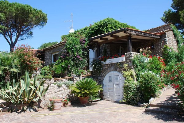 casa indipendente in vendita ad Orbetello in zona Ansedonia