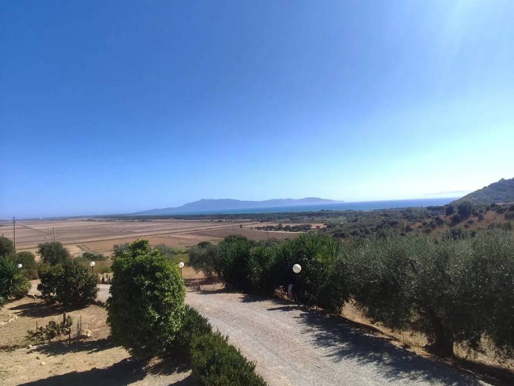casa indipendente in vendita ad Orbetello in zona Talamone