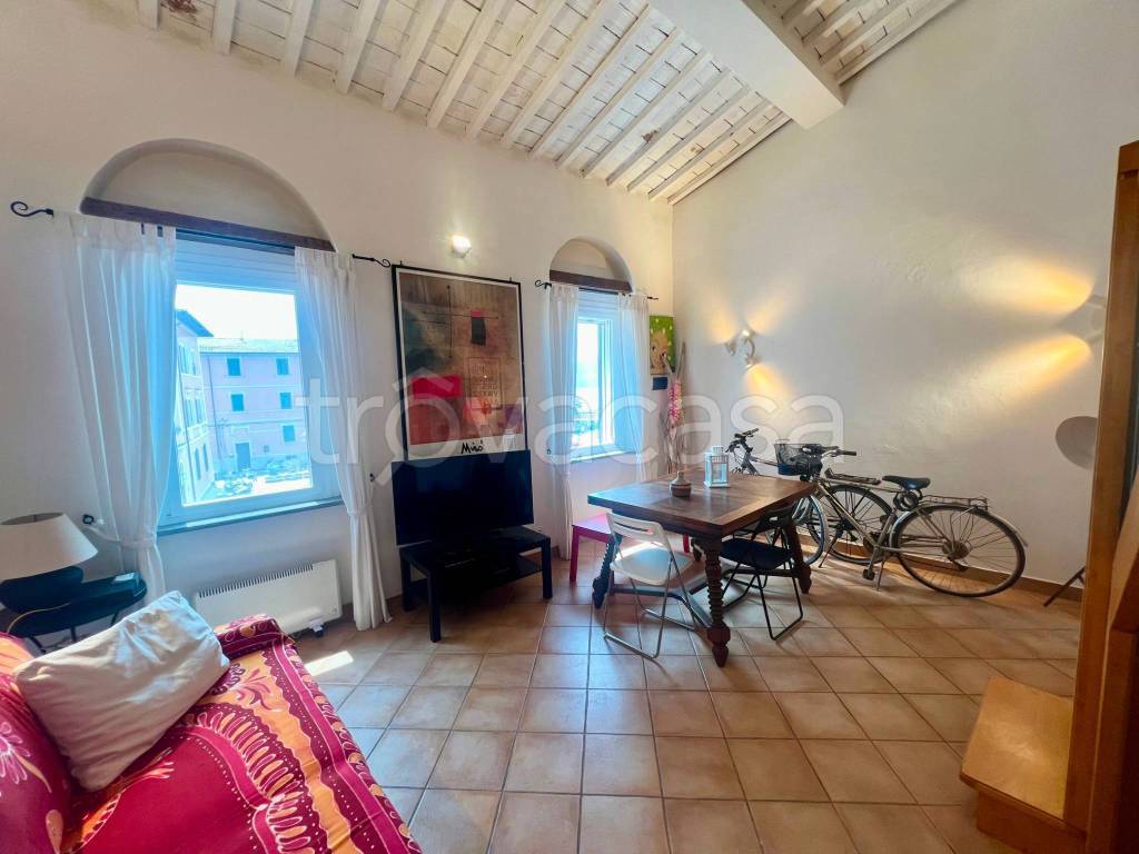 appartamento in vendita ad Orbetello in zona Ansedonia