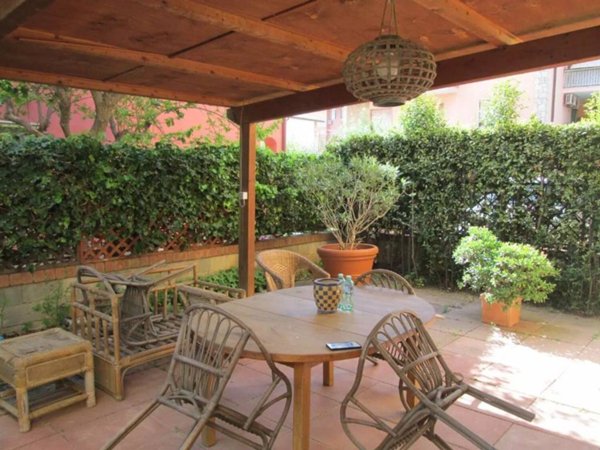 appartamento in vendita ad Orbetello in zona Albinia