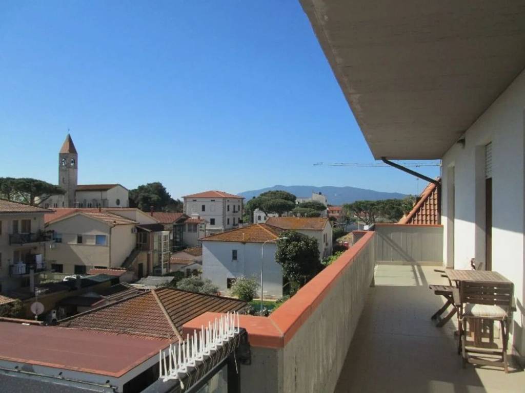 appartamento in vendita ad Orbetello in zona Albinia