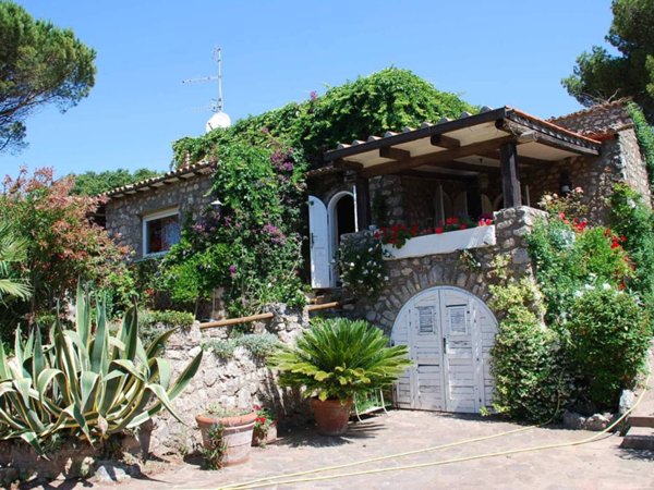 casa indipendente in vendita ad Orbetello in zona Ansedonia