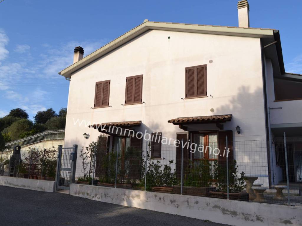 appartamento in vendita ad Orbetello in zona Fonteblanda