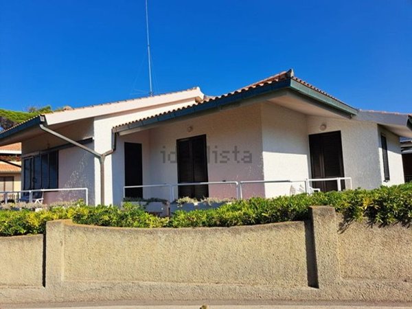 casa indipendente in vendita ad Orbetello in zona Talamone