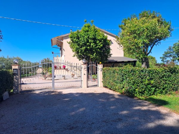 casa indipendente in vendita ad Orbetello in zona Fonteblanda