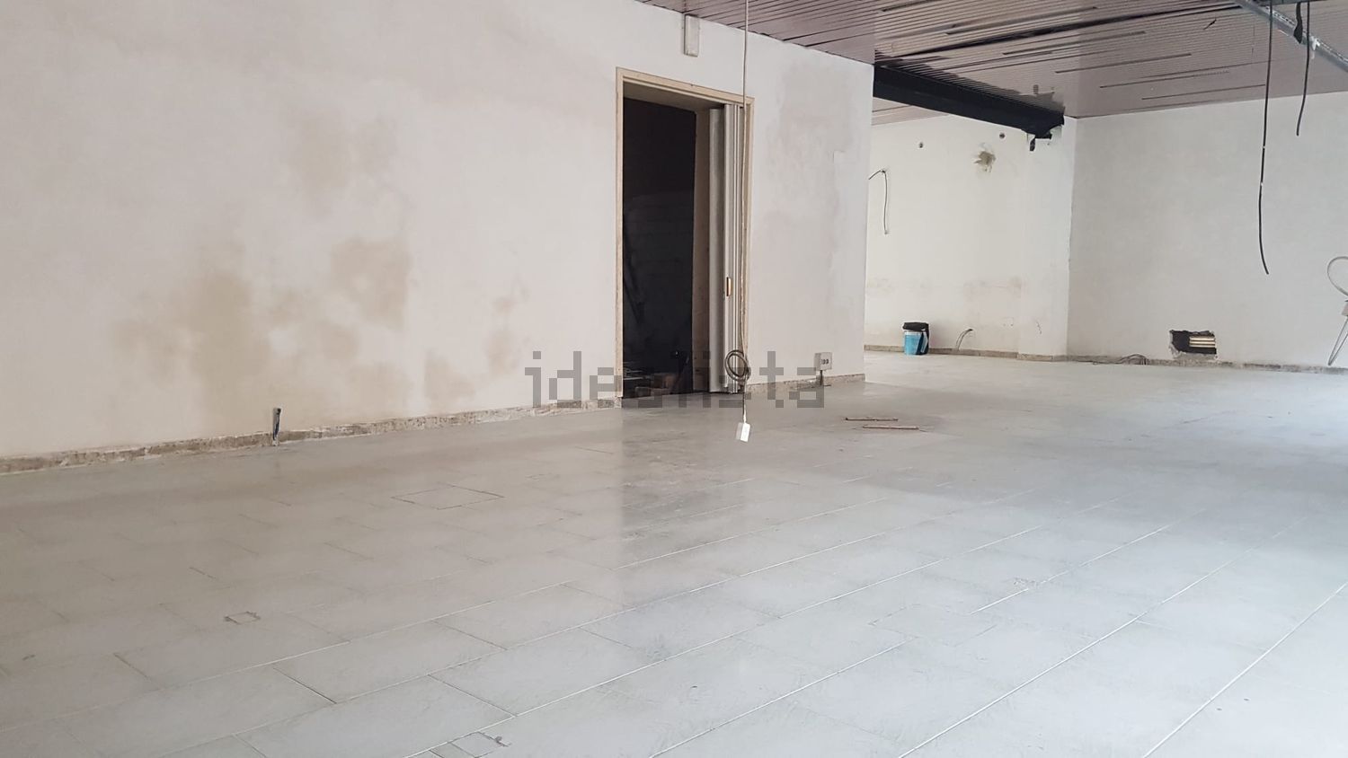 locale di sgombero in vendita ad Orbetello