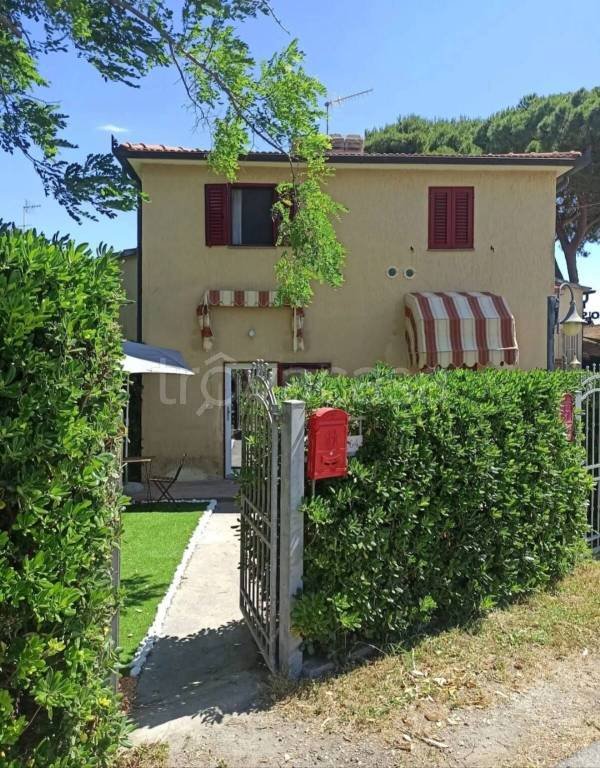 appartamento in vendita ad Orbetello in zona Fonteblanda