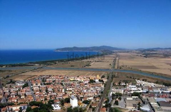 appartamento in vendita ad Orbetello in zona Albinia