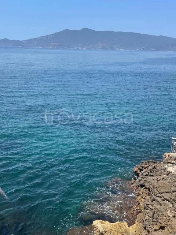 casa indipendente in vendita ad Orbetello in zona Ansedonia