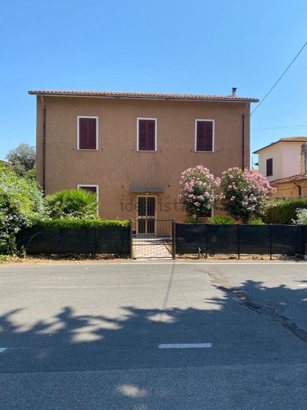 casa indipendente in vendita ad Orbetello in zona Fonteblanda