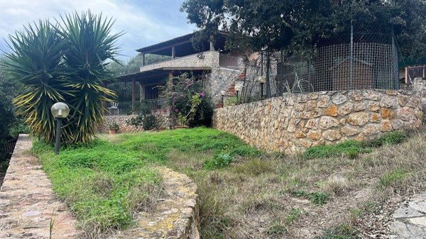 casa indipendente in vendita ad Orbetello in zona Ansedonia