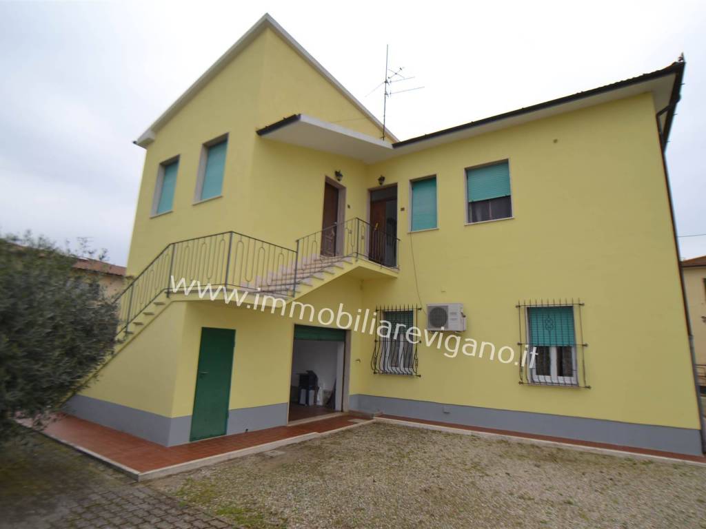 appartamento in vendita ad Orbetello in zona Albinia