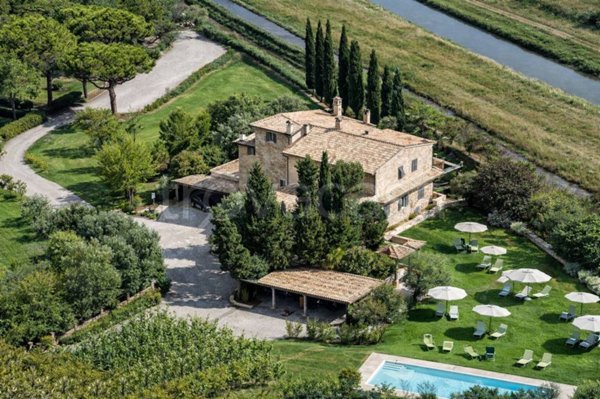 casa indipendente in vendita ad Orbetello in zona Talamone