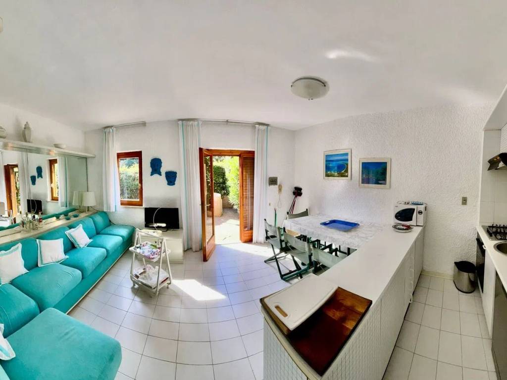 appartamento in vendita ad Orbetello in zona Talamone