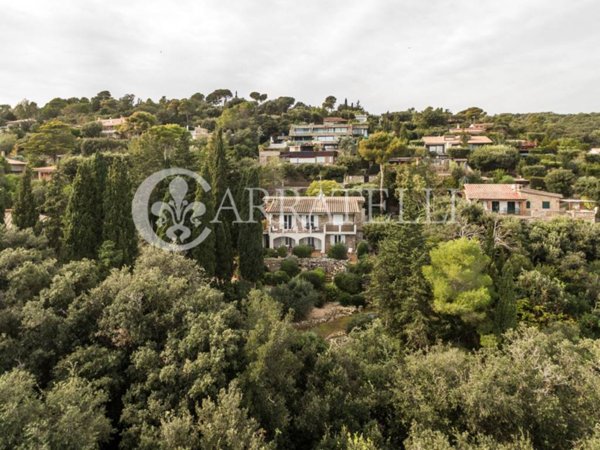 casa indipendente in vendita ad Orbetello in zona Ansedonia