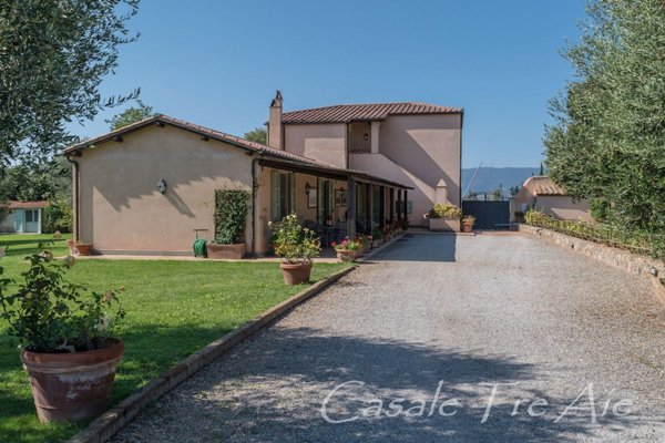 casa indipendente in vendita ad Orbetello
