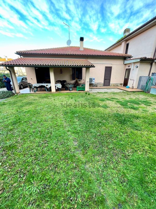 casa indipendente in vendita ad Orbetello in zona Fonteblanda