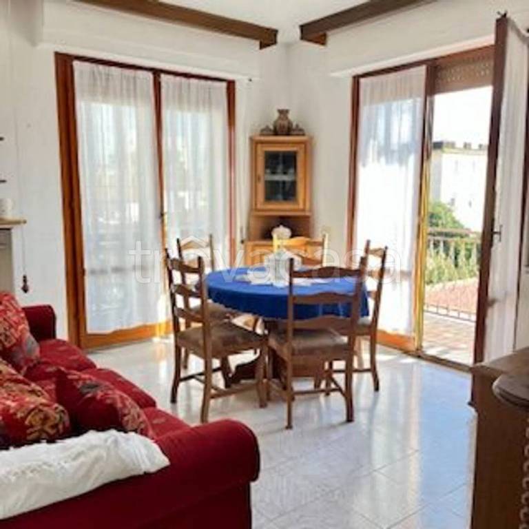 appartamento in vendita ad Orbetello in zona Albinia