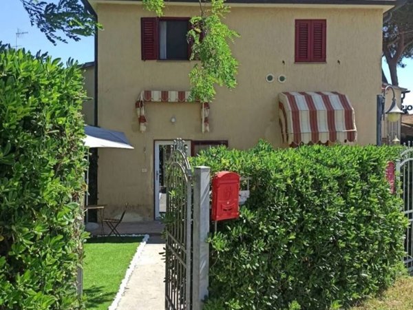 appartamento in vendita ad Orbetello in zona Talamone