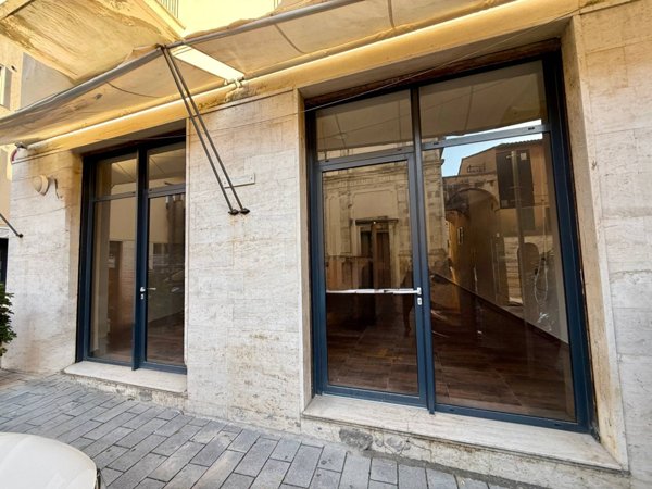 locale commerciale in vendita ad Orbetello