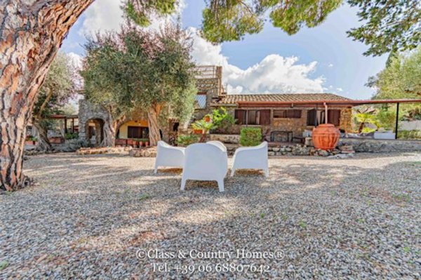 casa indipendente in vendita ad Orbetello in zona Ansedonia