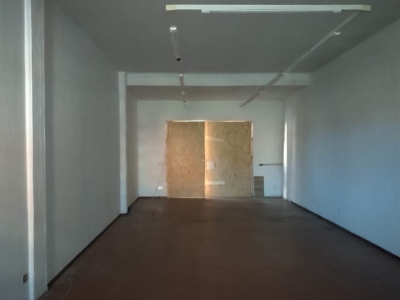 negozio in vendita ad Orbetello in zona Albinia