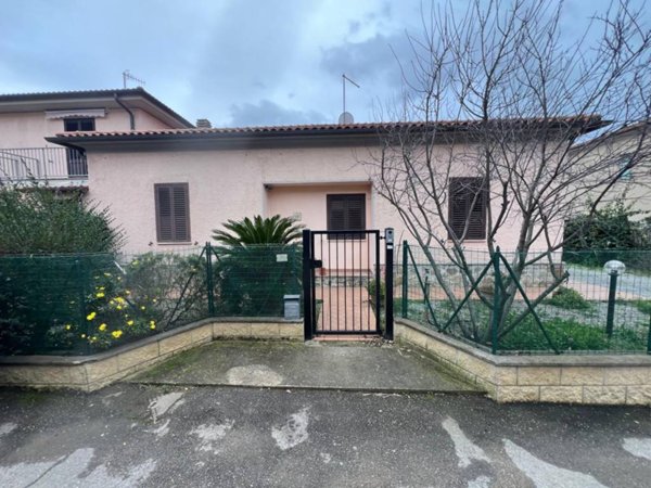 casa indipendente in vendita ad Orbetello in zona Fonteblanda