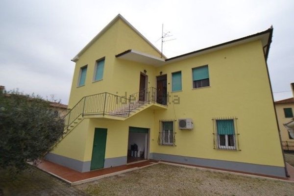 appartamento in vendita ad Orbetello in zona Albinia