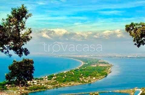 casa indipendente in vendita ad Orbetello in zona Giannella
