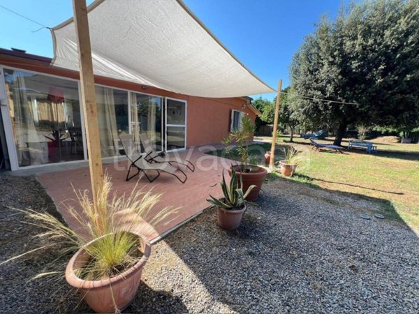 casa indipendente in vendita ad Orbetello in zona Giannella