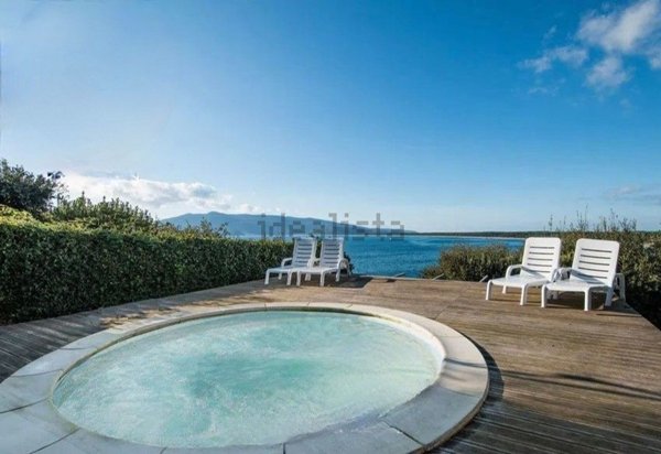 casa indipendente in vendita ad Orbetello in zona Ansedonia