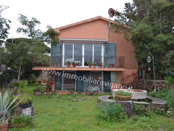 casa indipendente in vendita ad Orbetello in zona Giannella