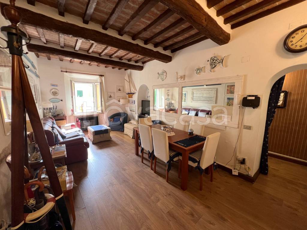 appartamento in vendita ad Orbetello in zona Talamone