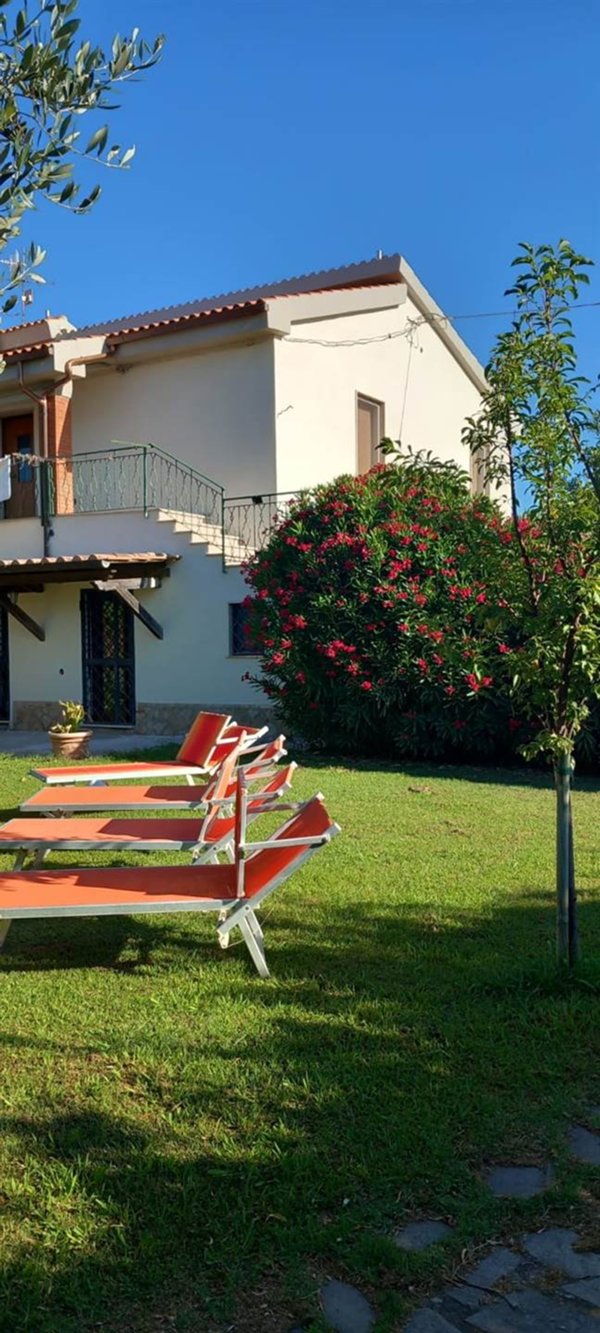 appartamento in vendita ad Orbetello in zona Albinia