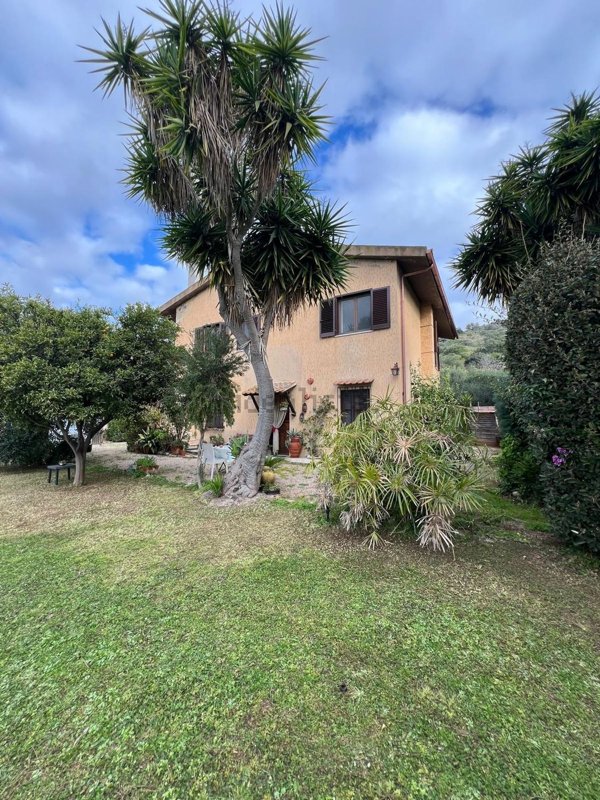 appartamento in vendita ad Orbetello in zona Ansedonia