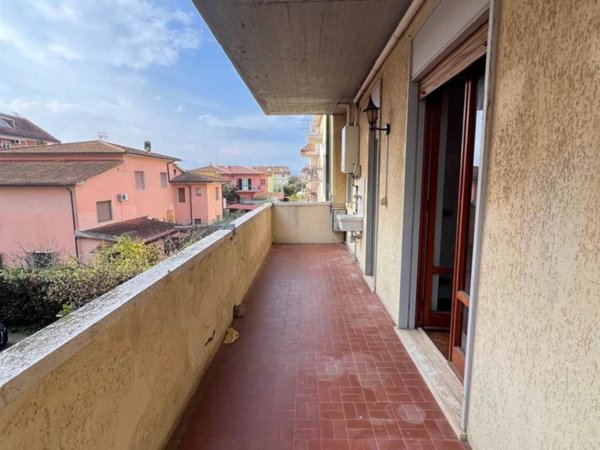 appartamento in vendita ad Orbetello in zona Albinia