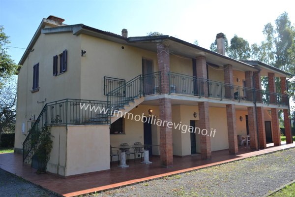 casa indipendente in vendita ad Orbetello in zona Albinia