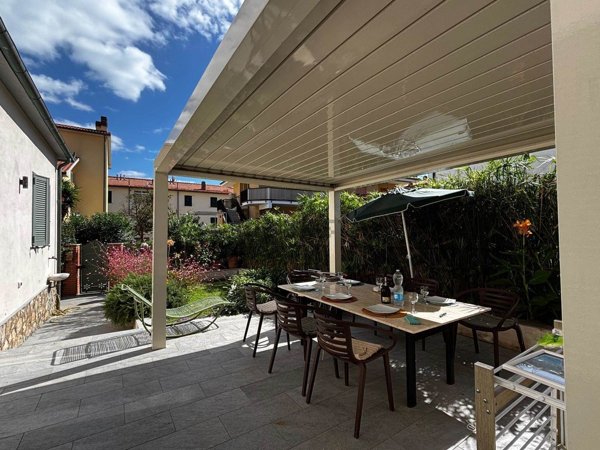 casa indipendente in vendita ad Orbetello in zona Talamone