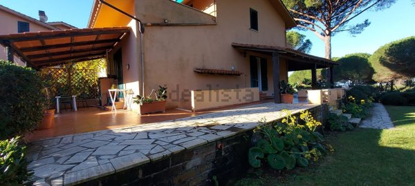 casa indipendente in vendita ad Orbetello in zona Ansedonia