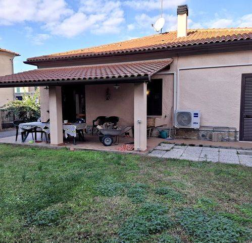 casa indipendente in vendita ad Orbetello in zona Fonteblanda